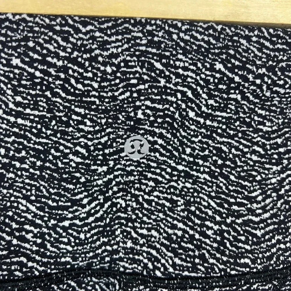 Lululemon Wunder Under Pant Leggings Size 4 Luon Ripple Black White Athletic - Picture 7 of 8